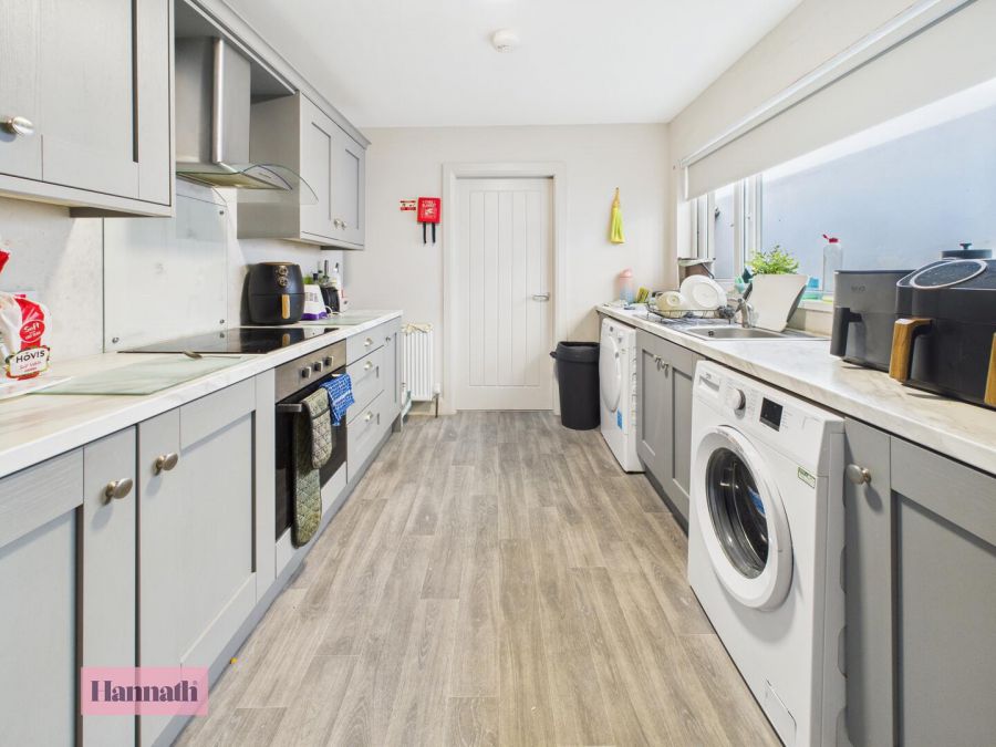 Room 2 156 Thomas Street