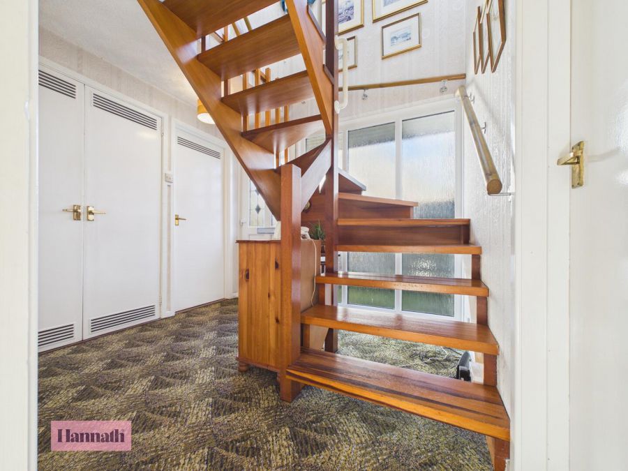 38 Upper Ramone Park