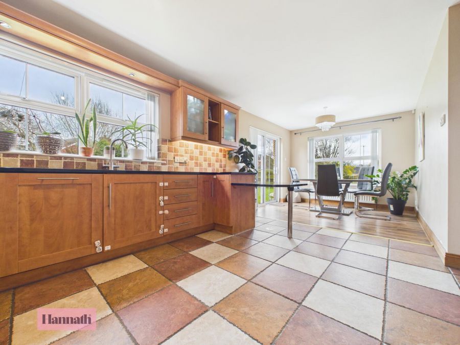 35 Huntingdale Lodge