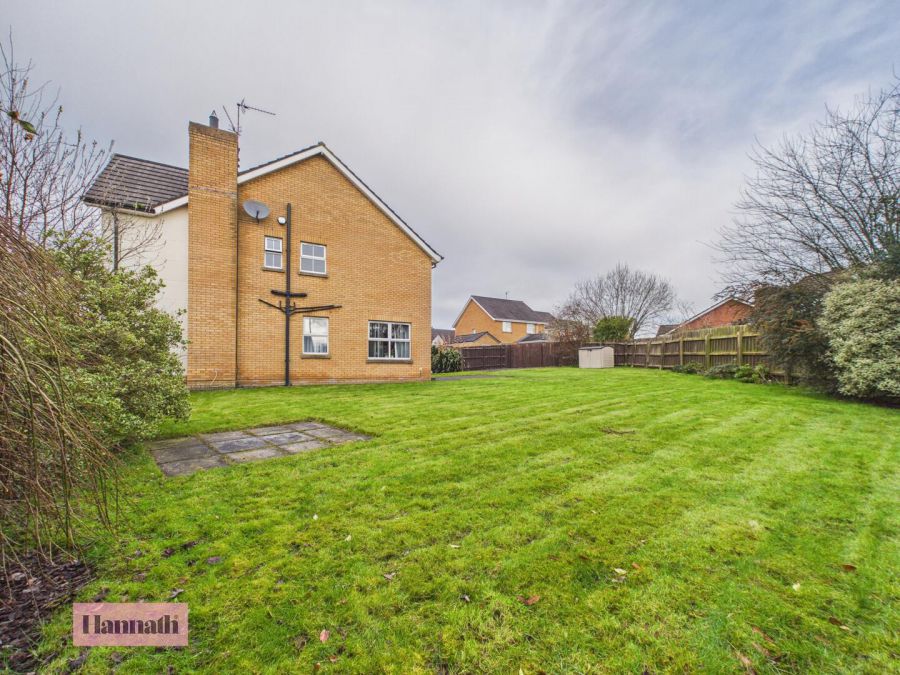 35 Huntingdale Lodge