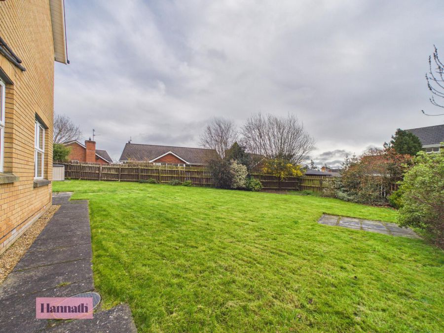 35 Huntingdale Lodge