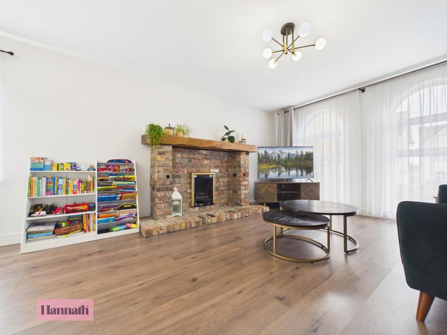 35 Huntingdale Lodge