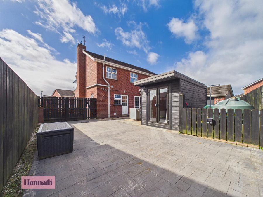 23 Larkfield Meadows