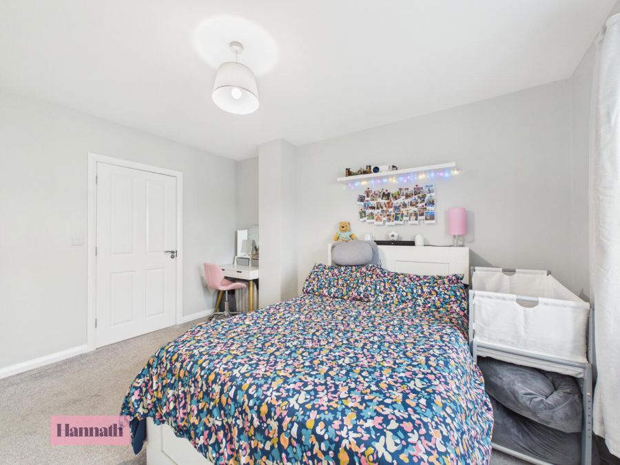 81 Lacehill Park