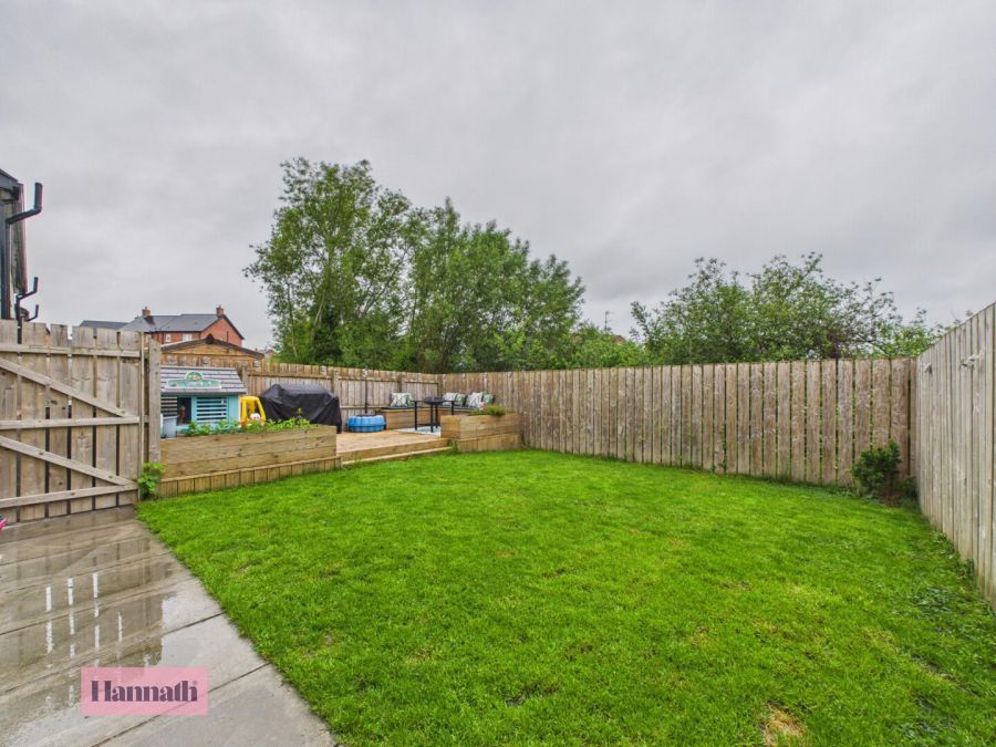 81 Lacehill Park