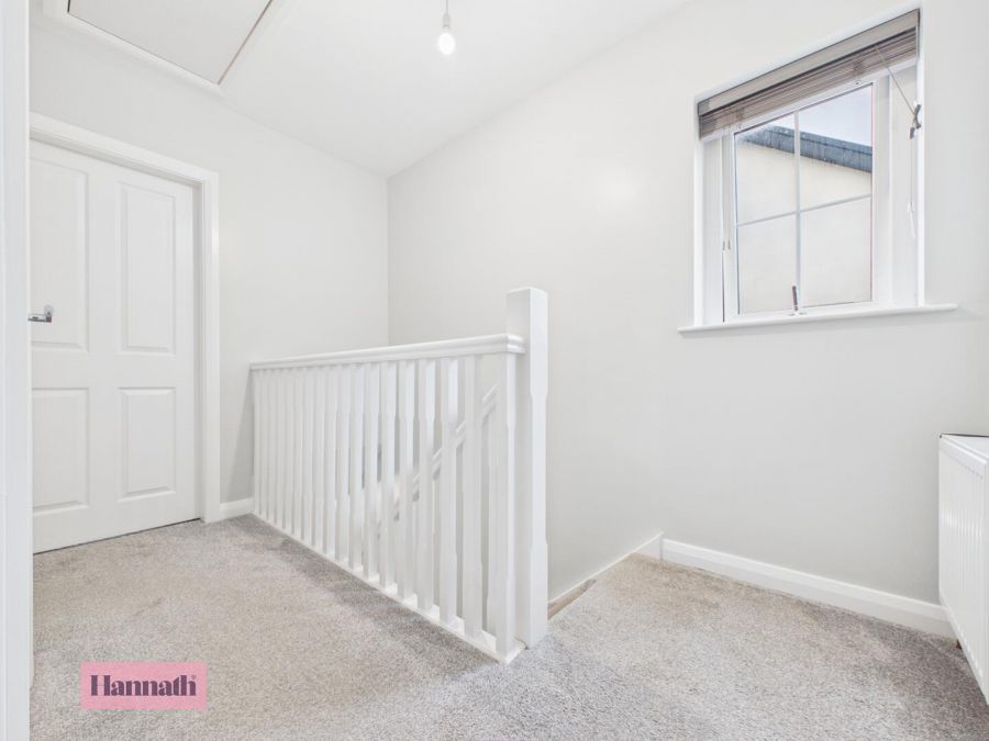 81 Lacehill Park