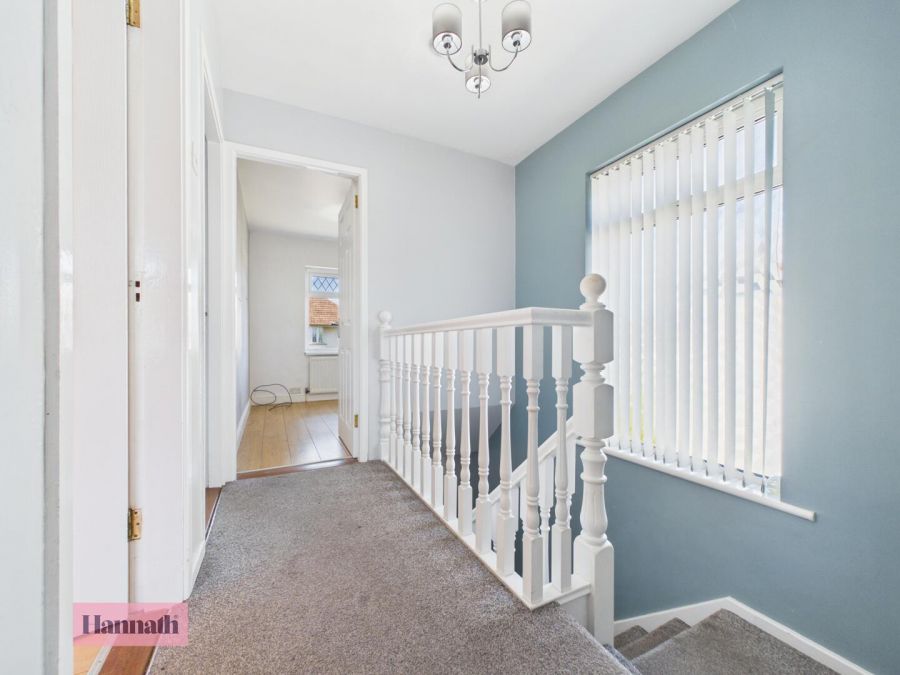 16 Oakleigh Park