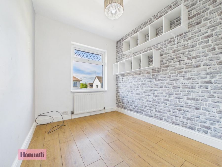 16 Oakleigh Park