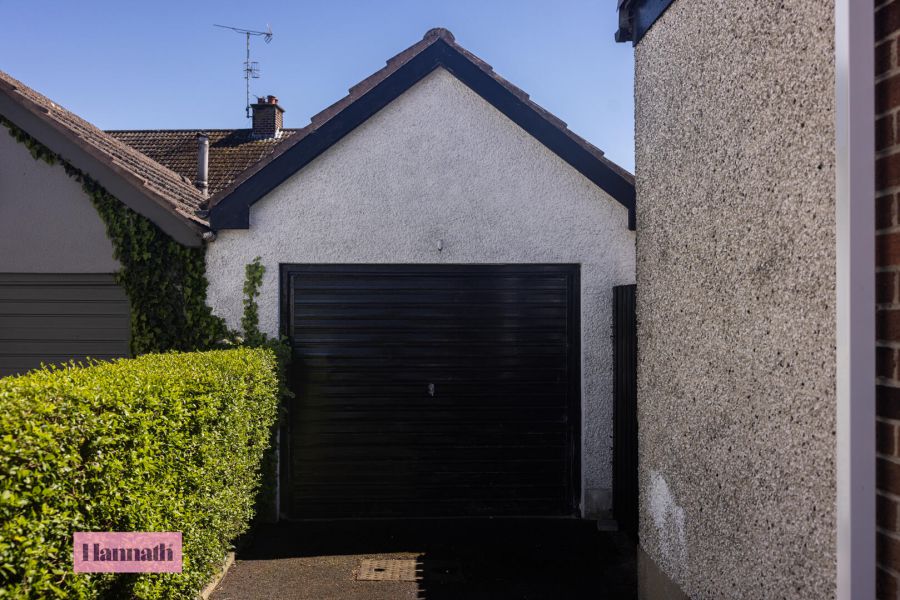 16 Oakleigh Park