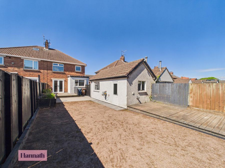 16 Oakleigh Park