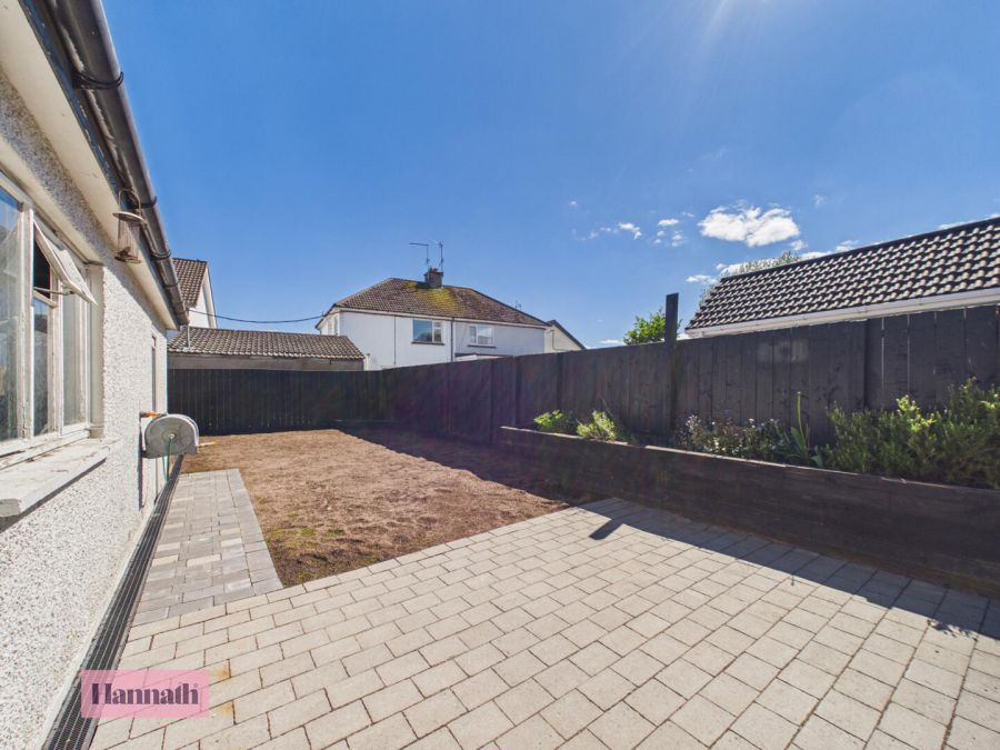 16 Oakleigh Park