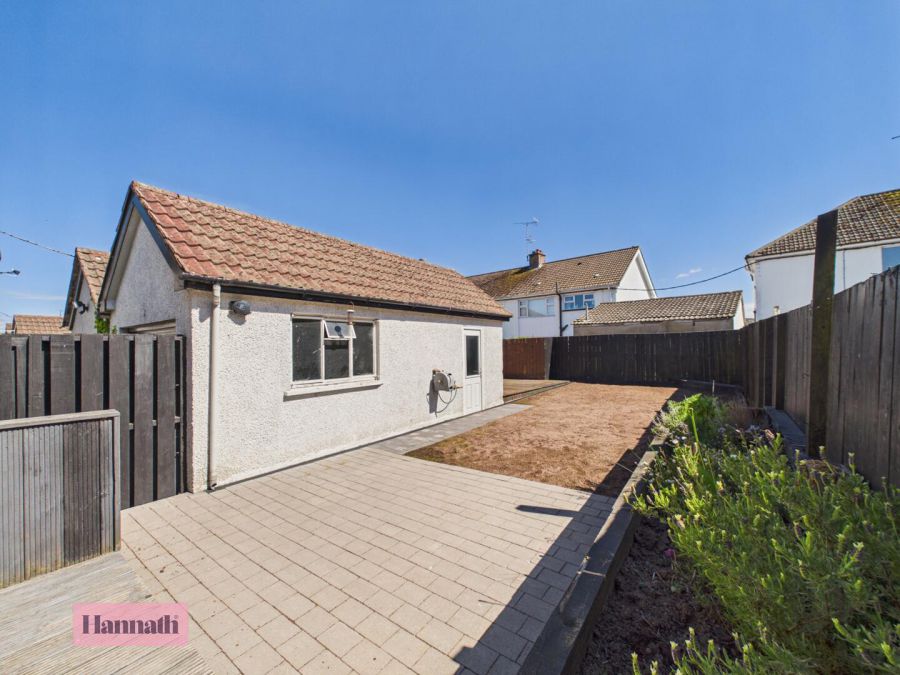 16 Oakleigh Park