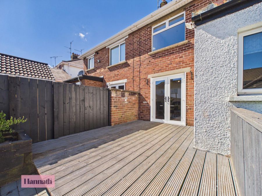16 Oakleigh Park
