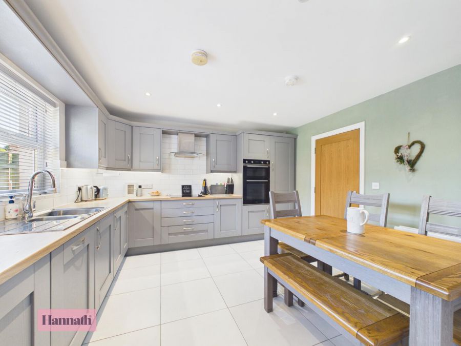 11 Rose Walk