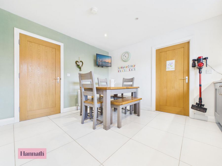 11 Rose Walk