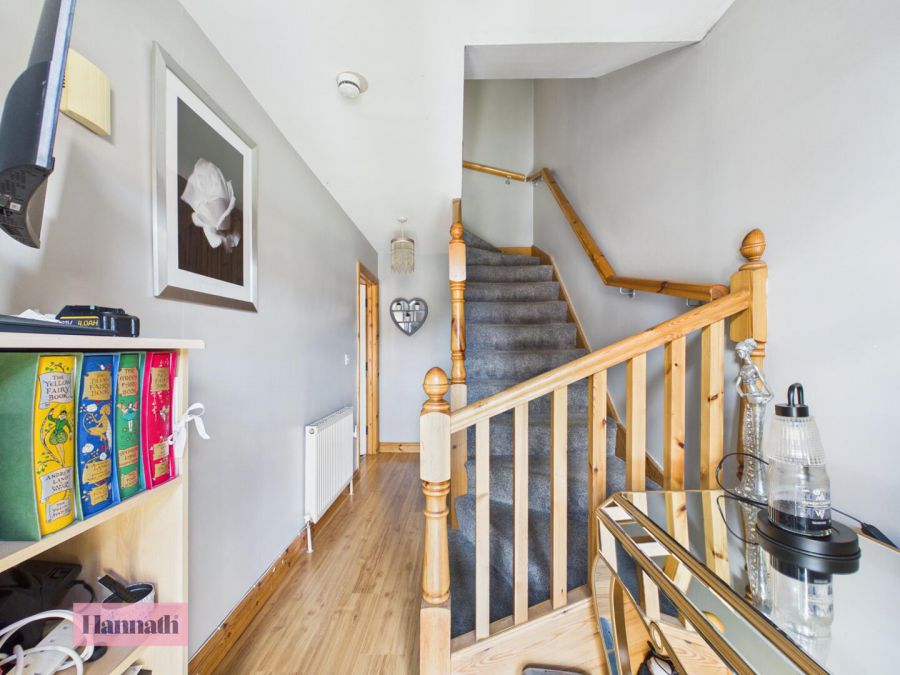 28 Silverwood Green