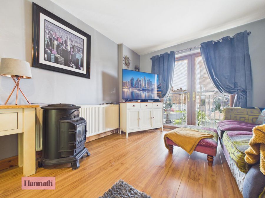 28 Silverwood Green