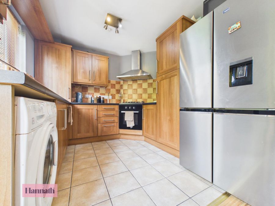 28 Silverwood Green