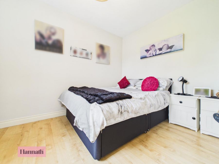 13 Lynden Gate Park