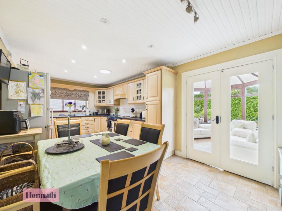 13 Lynden Gate Park