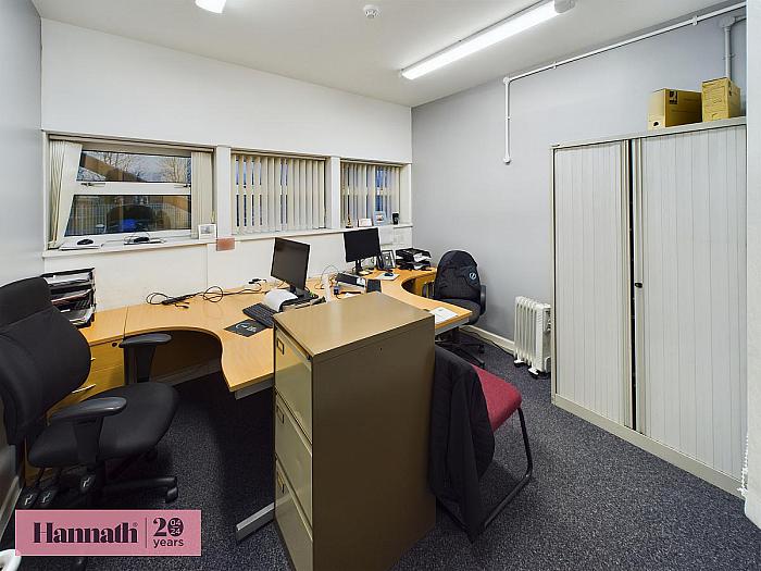 Unit 4 Diviny Drive