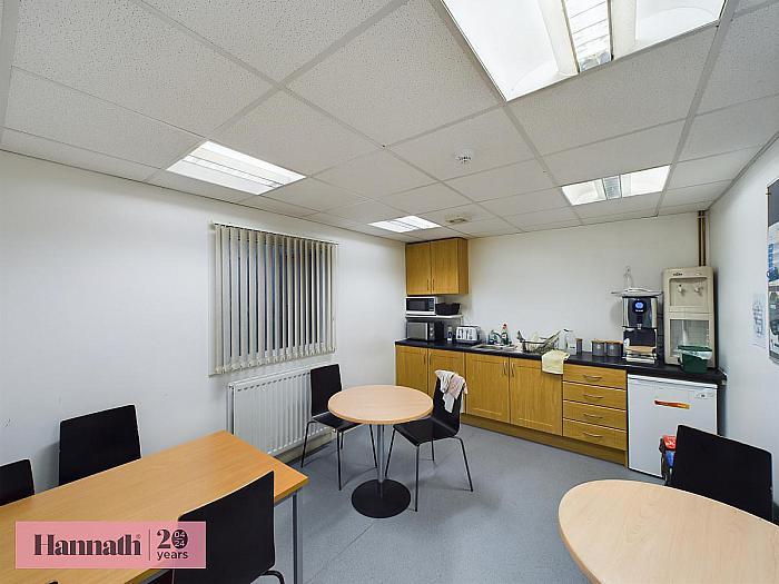 Unit 4 Diviny Drive