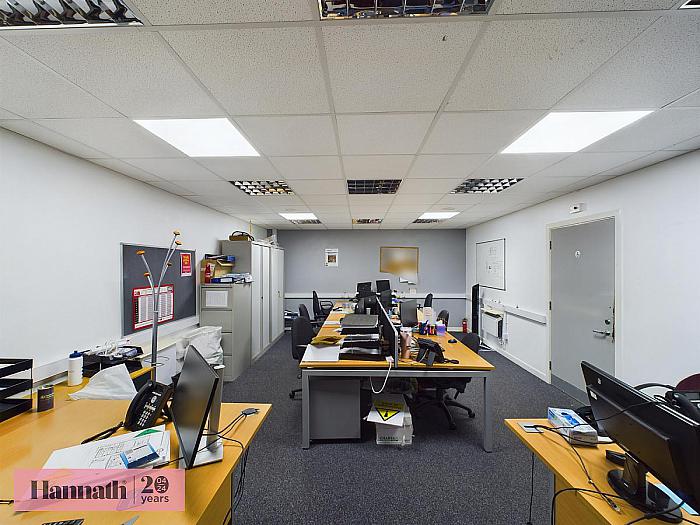 Unit 4 Diviny Drive