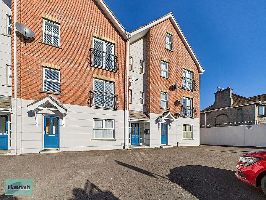 6 The Courtyard