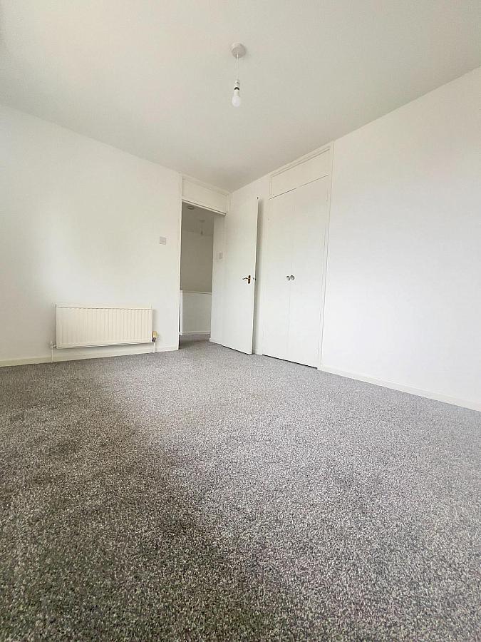 8 Hillmount Gardens