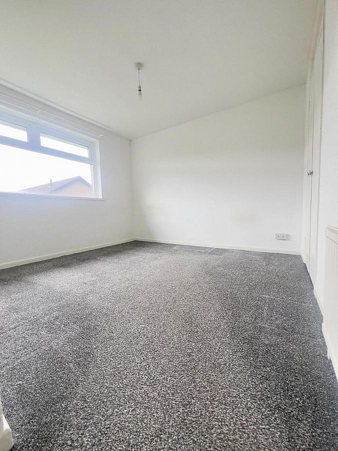 8 Hillmount Gardens