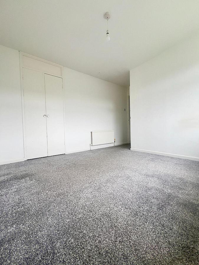 8 Hillmount Gardens