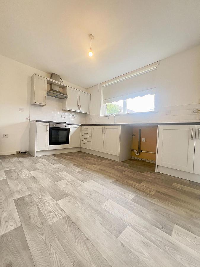 8 Hillmount Gardens