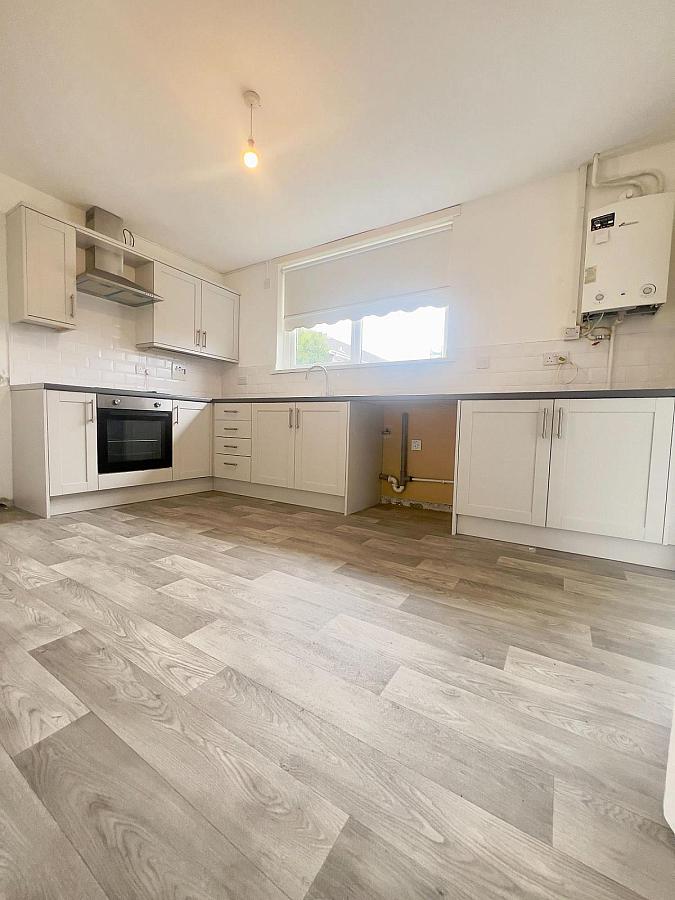 8 Hillmount Gardens