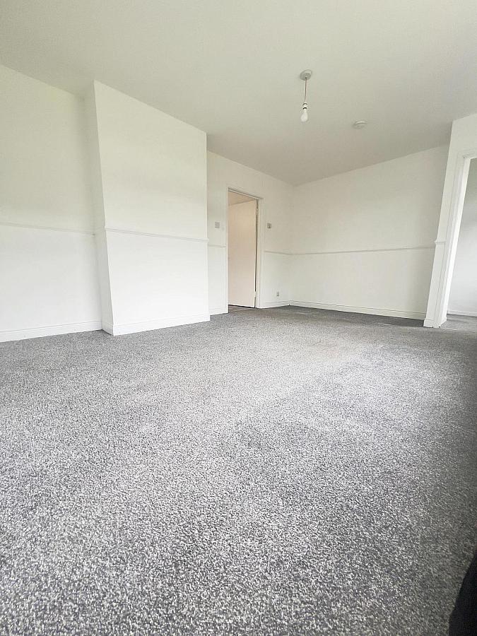 8 Hillmount Gardens
