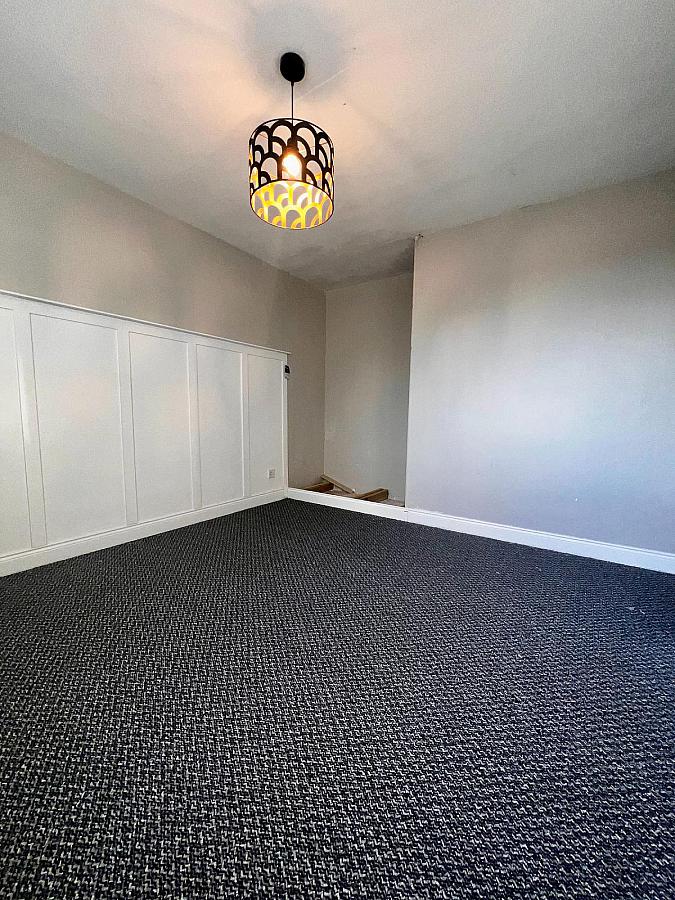 16 Hillmount Gardens