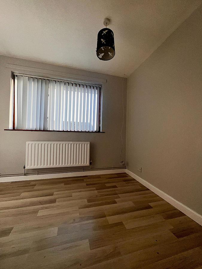 16 Hillmount Gardens