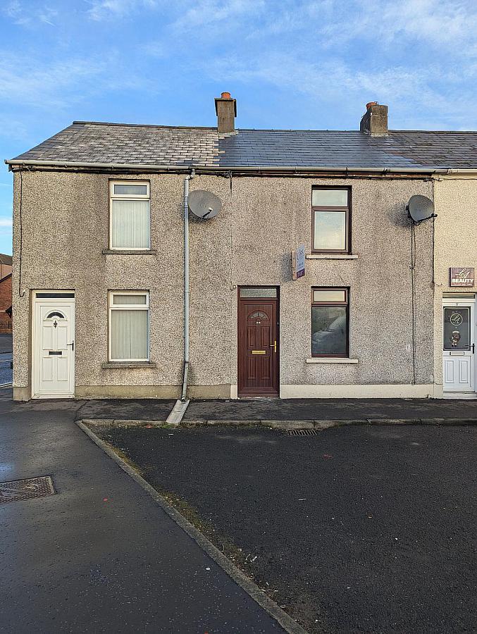 59 Circular Road, larne, BT40 1HR