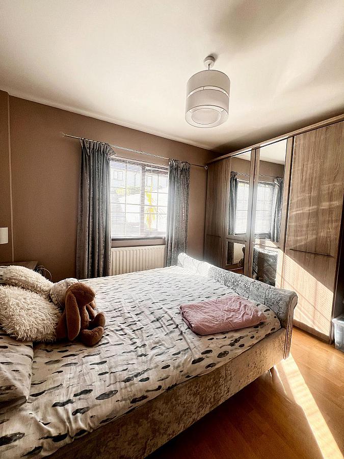 8 Carneal Close