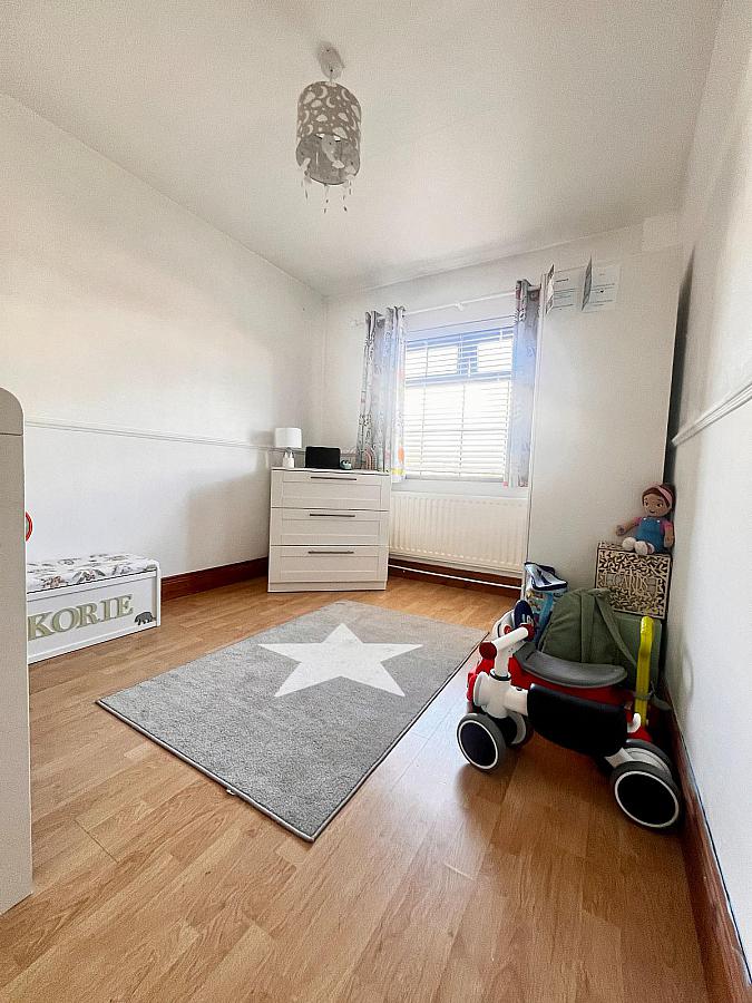 8 Carneal Close