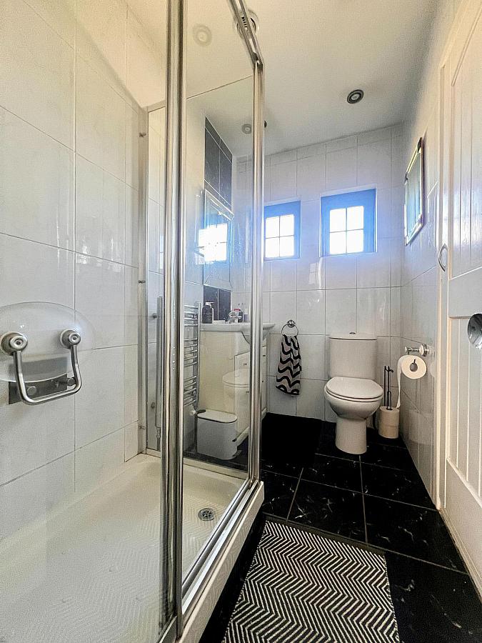 8 Carneal Close