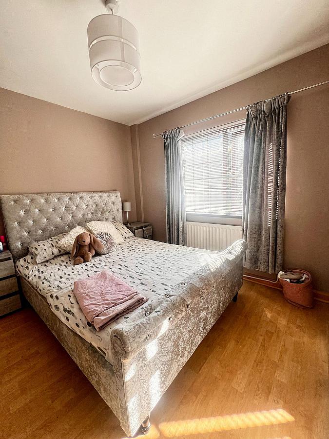 8 Carneal Close