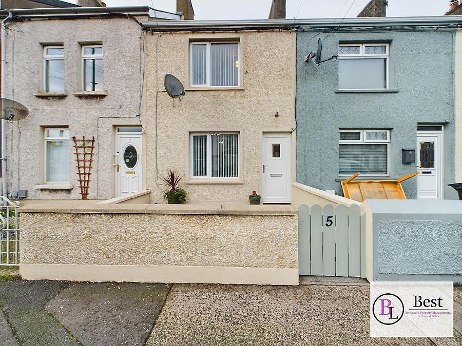 5 Newington Avenue, larne, BT40 1NN