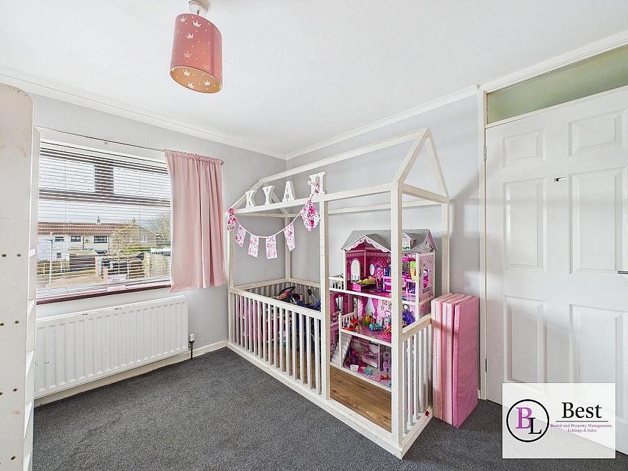 54 Pinewood Avenue 54 Pinewood Avenue