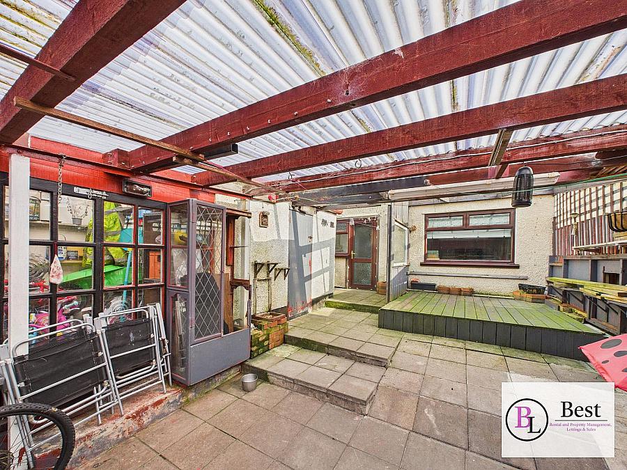 54 Pinewood Avenue 54 Pinewood Avenue