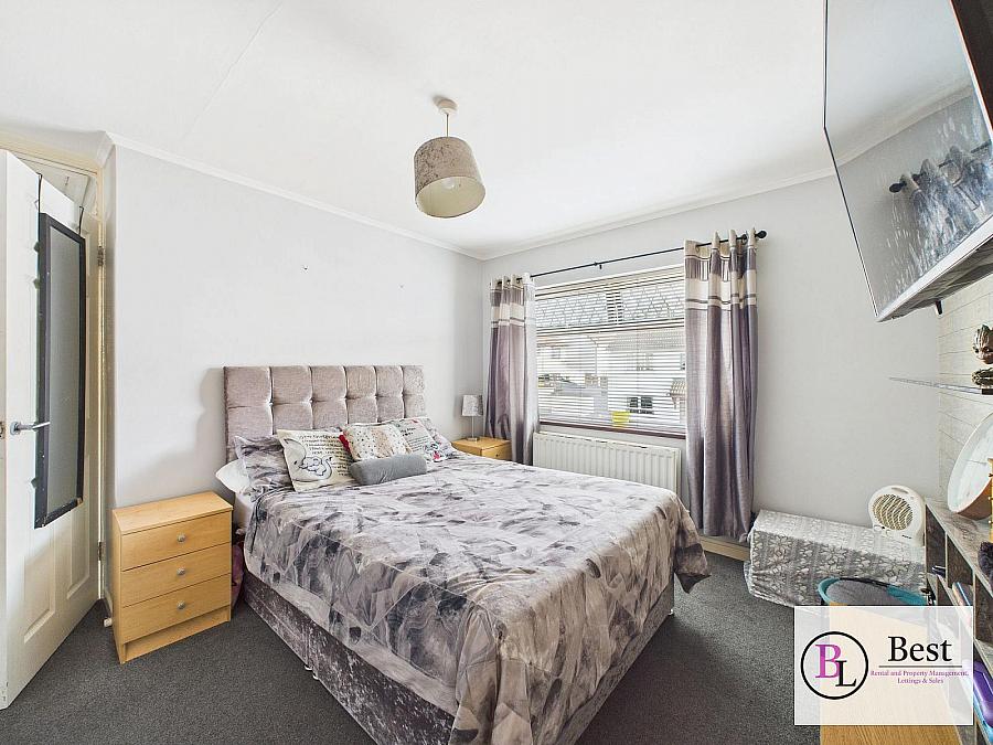 54 Pinewood Avenue 54 Pinewood Avenue