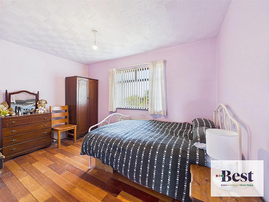 11 Ballysnod Road