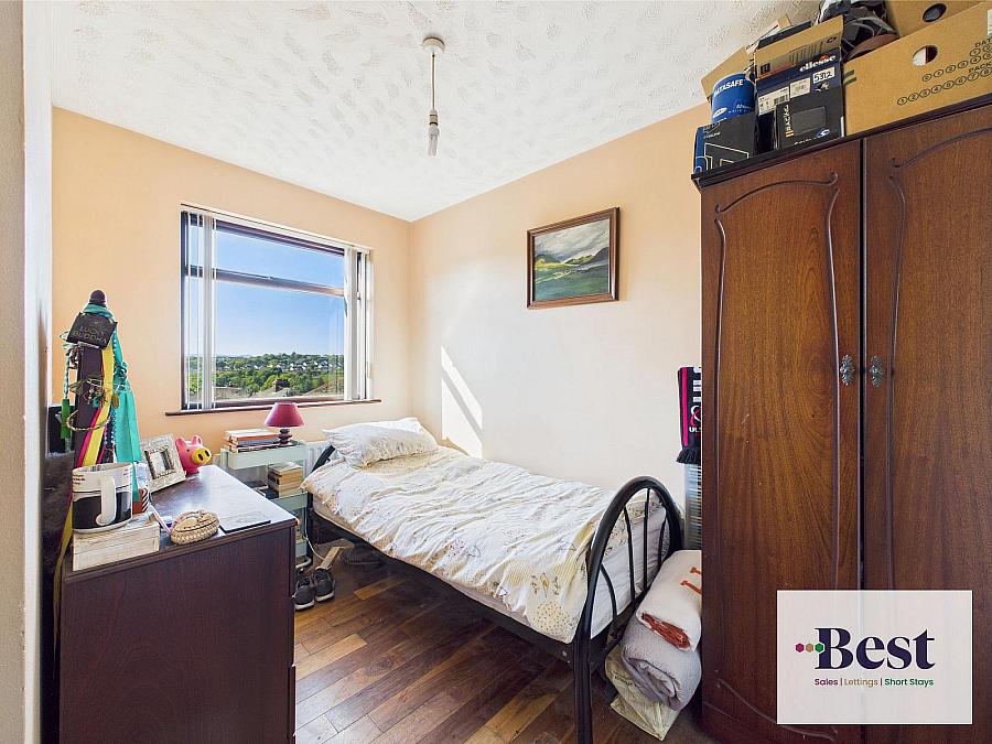 11 Ballysnod Road