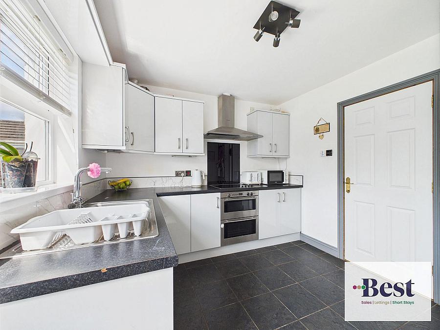 3 Oakdene