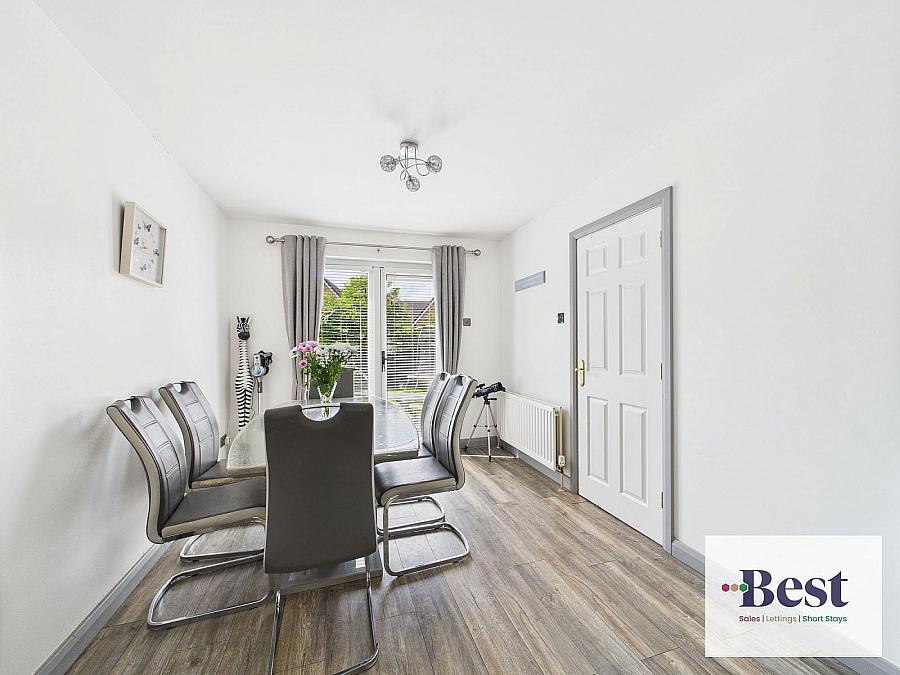 3 Oakdene