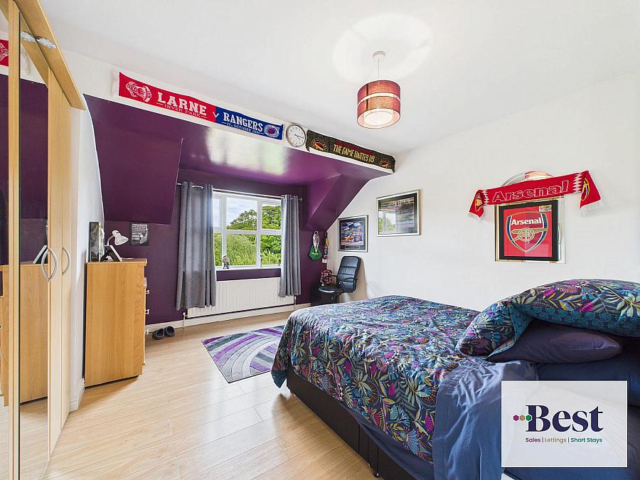 46 Corran Manor